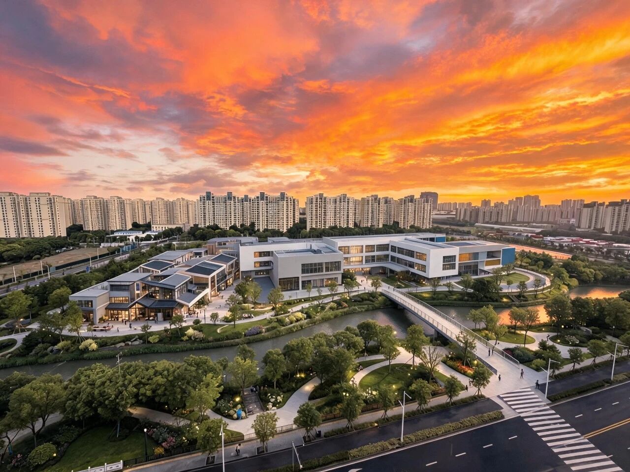 校园与社区晚霞示意图(仅作装饰)
